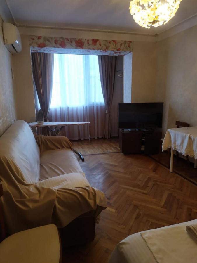 Квартира В Гаграх Apartment ภายนอก รูปภาพ