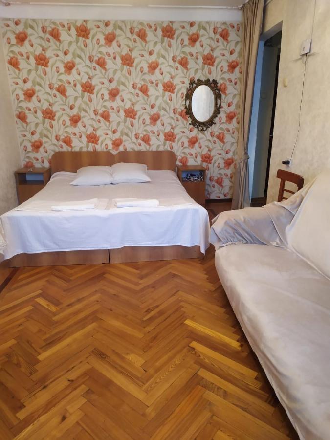 Квартира В Гаграх Apartment ภายนอก รูปภาพ
